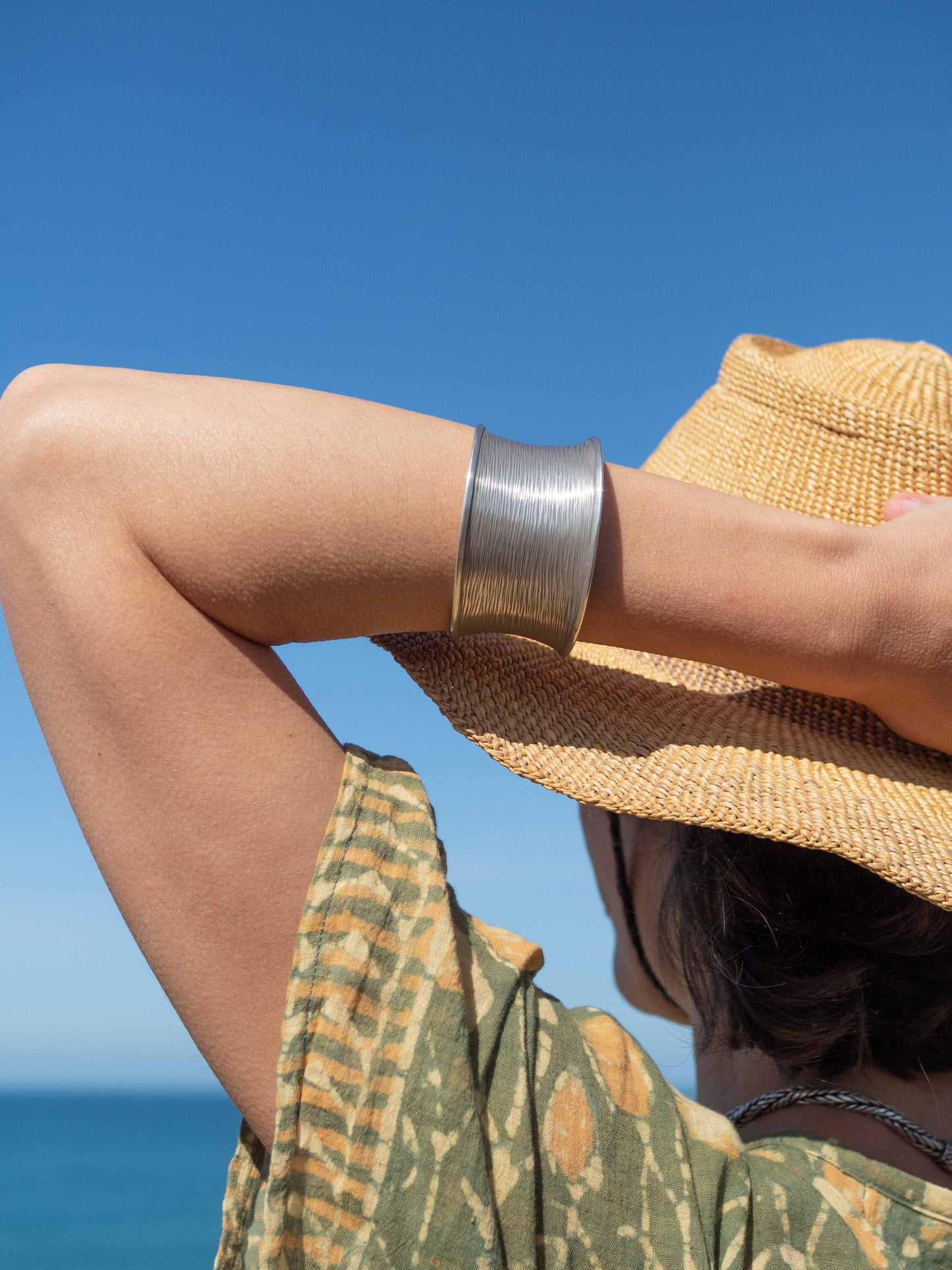 Pulsera Acha de Plata Ornamentada con Textura Rayas | Arenas Jewelry - ArenasJewelry