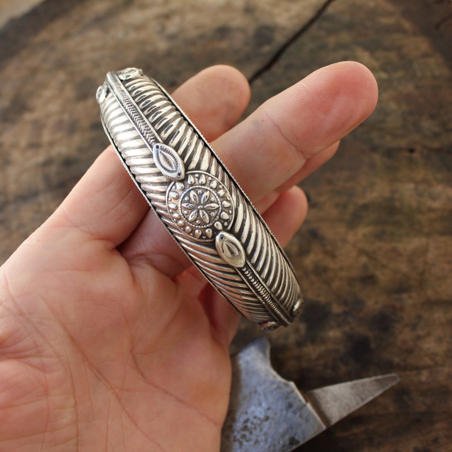 Pulsera Grande de Plata Ornamentada | Arenas Jewelry - ArenasJewelry