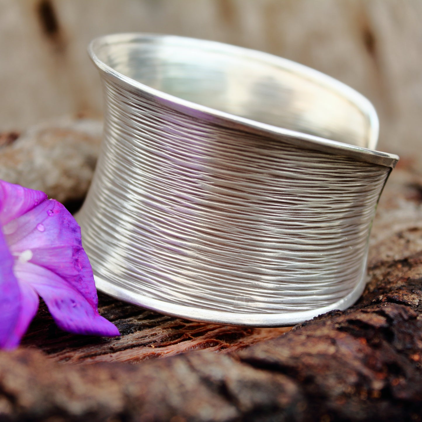 Pulsera Acha de Plata Ornamentada con Textura Rayas | Arenas Jewelry - ArenasJewelry