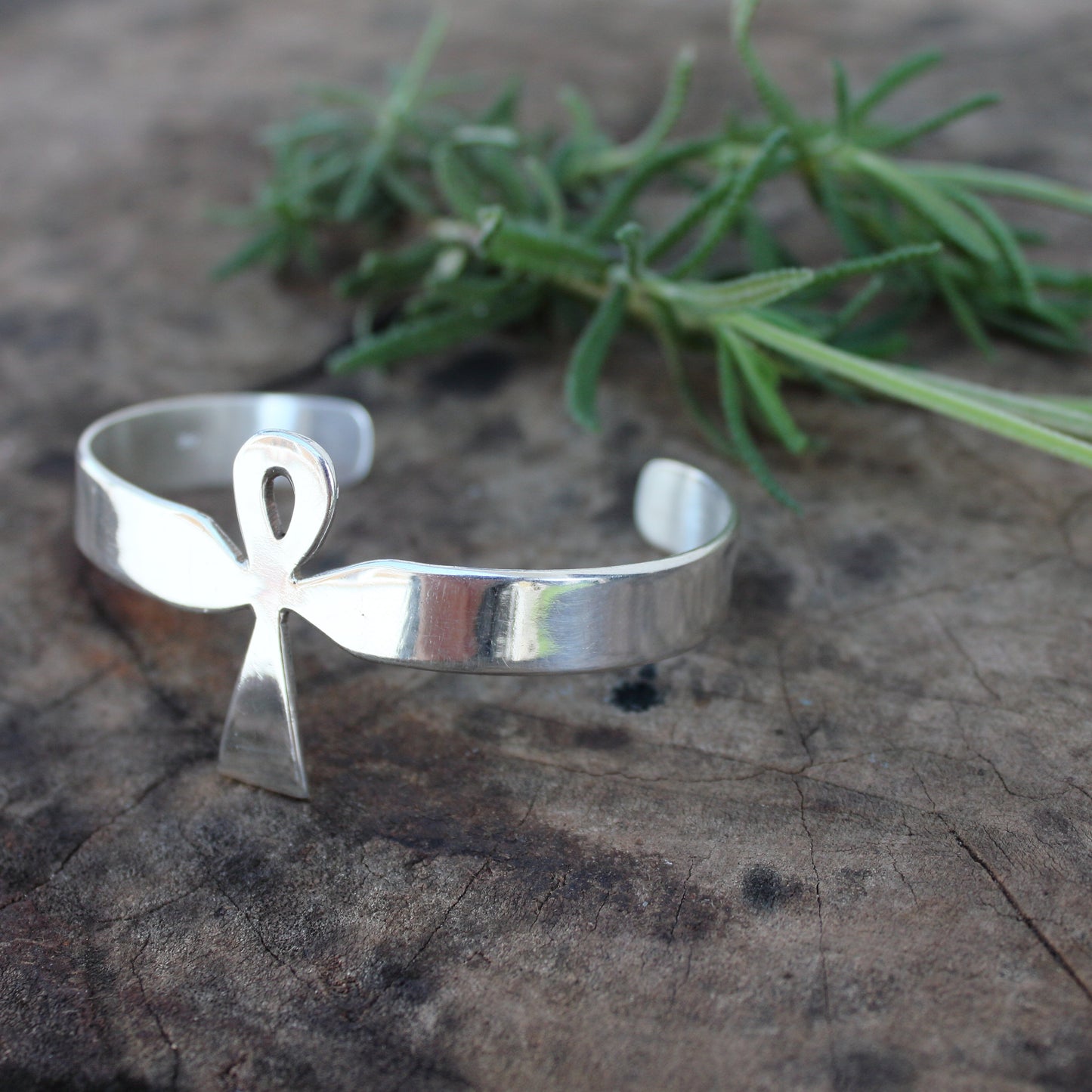 Pulsera de Cruz Ankh - Brazalete Rígido Abierto de Plata 925 | Arenas Jewelry - ArenasJewelry