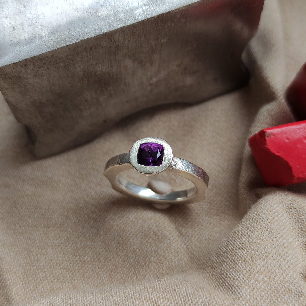 Anillo de Amatista Talla Cojín y Plata de Ley | Hecho a Mano Talla 14 - ArenasJewelry