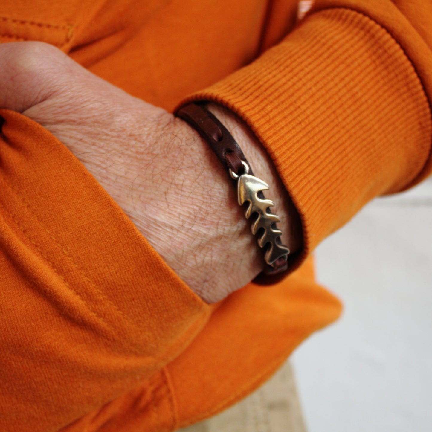 Pulsera de Cuero y Raspa en baño de plata - Arenas Jewelry - ArenasJewelry