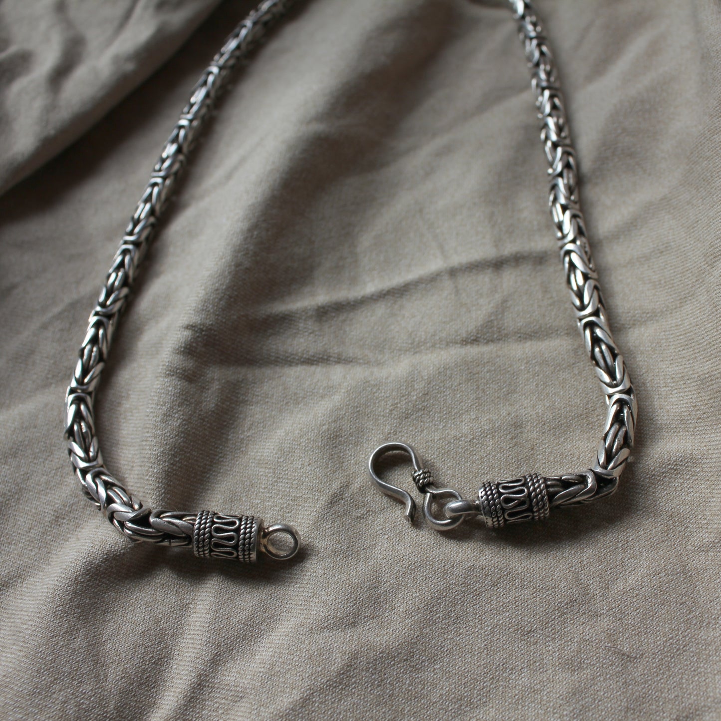 Collar de Cadena de Plata Modelo Bizantino de 45,5 cm de longitud | Arenas Jewelry - ArenasJewelry