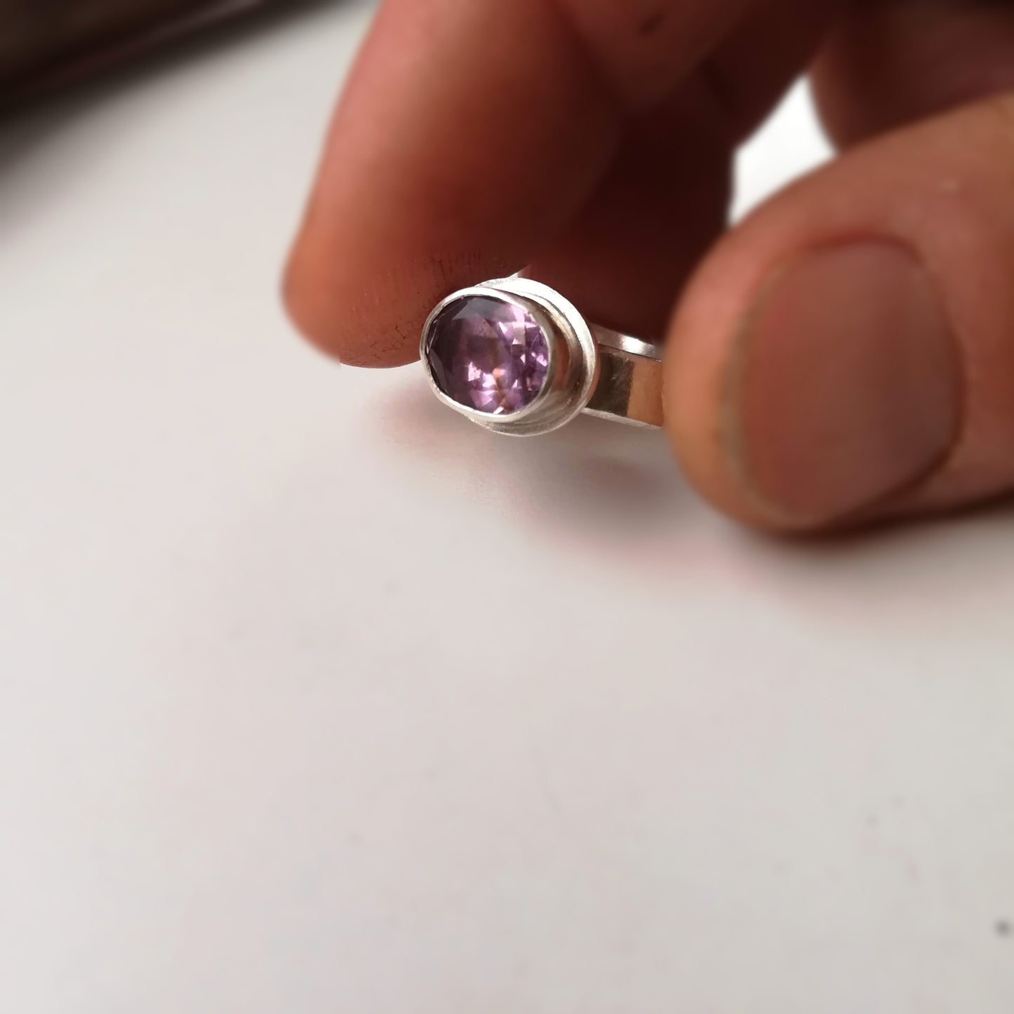 Anillo de Amatista Facetada y Plata de Ley | Hecho a Mano Talla 19 - ArenasJewelry