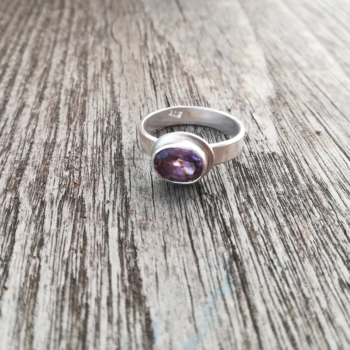Anillo de Amatista Facetada y Plata de Ley | Hecho a Mano Talla 19 - ArenasJewelry