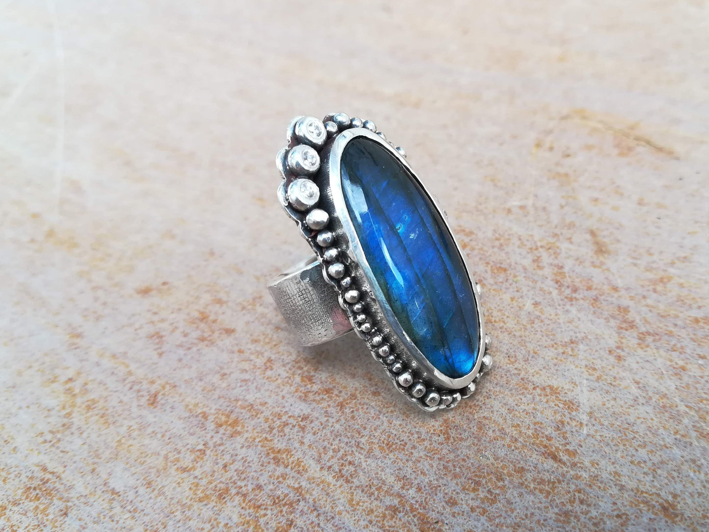 Anillo de Labradorita y Circonitas en Plata de Ley | Hecho a Mano Talla 17 - ArenasJewelry