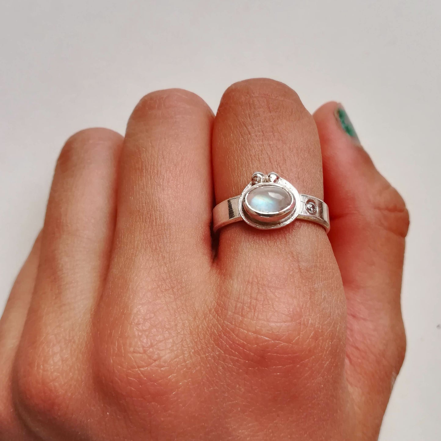 Anillo de Piedra Luna, Circonita y Plata de Ley | Hecho a Mano Talla 12 (5 3/4 US) - ArenasJewelry