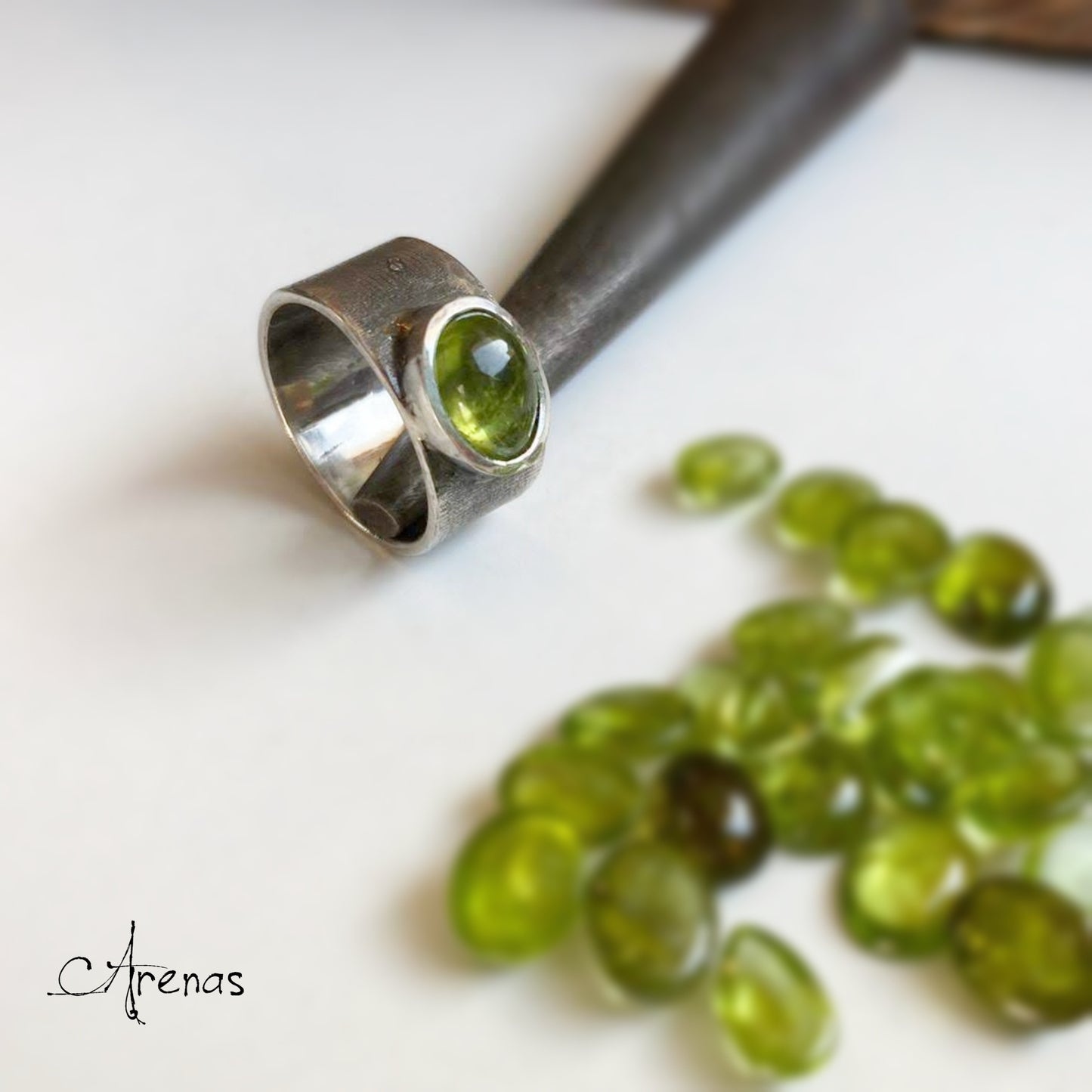 Anillo de Peridoto y Plata de Ley | Hecho a Mano Talla 17 - ArenasJewelry