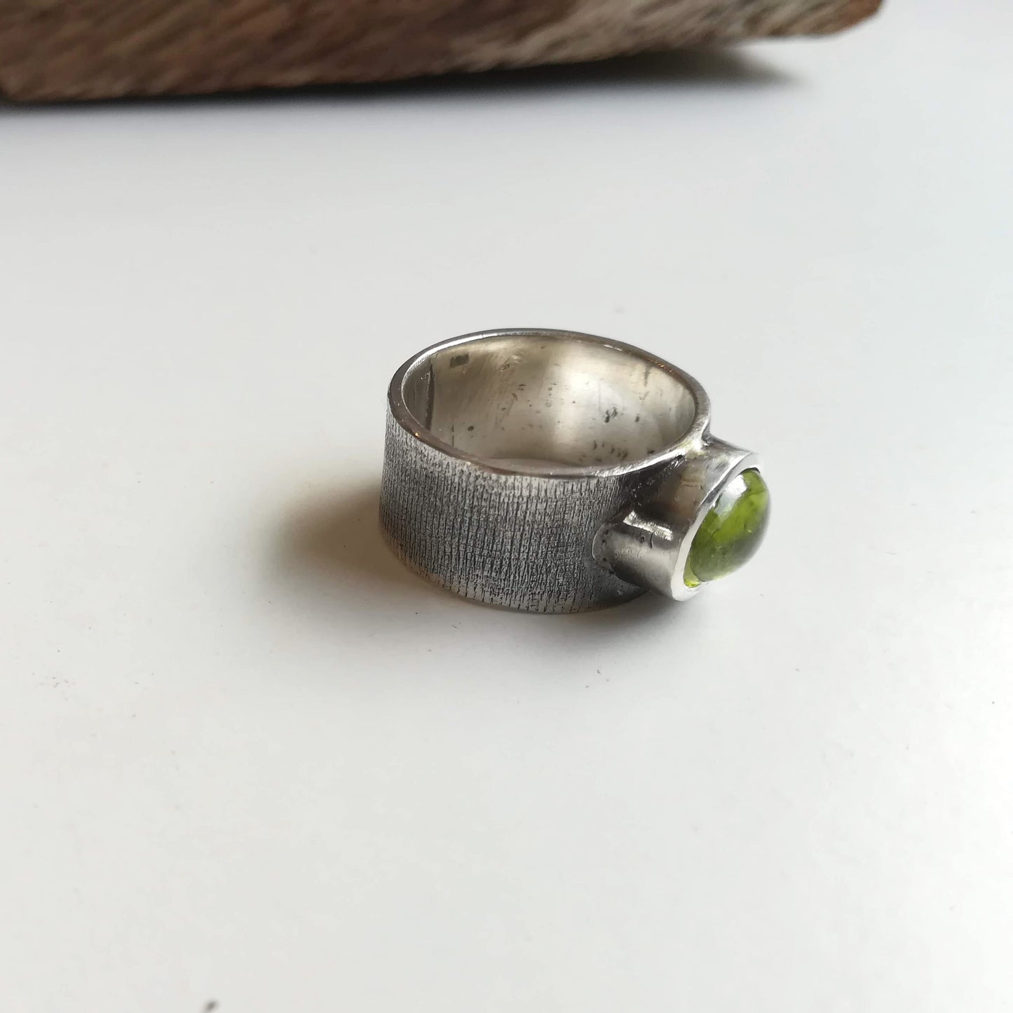 Anillo de Peridoto y Plata de Ley | Hecho a Mano Talla 17 - ArenasJewelry