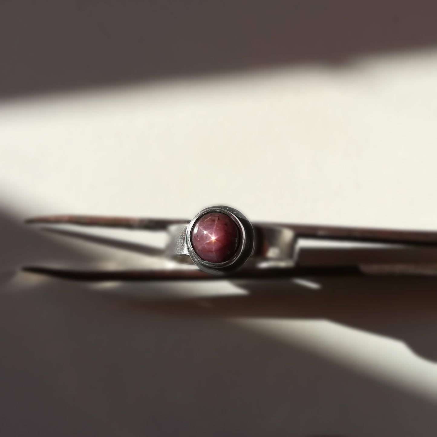 Anillo de Rubí estrella y Plata de Ley | Hecho a Mano Talla 15 (7 1/2US) - ArenasJewelry