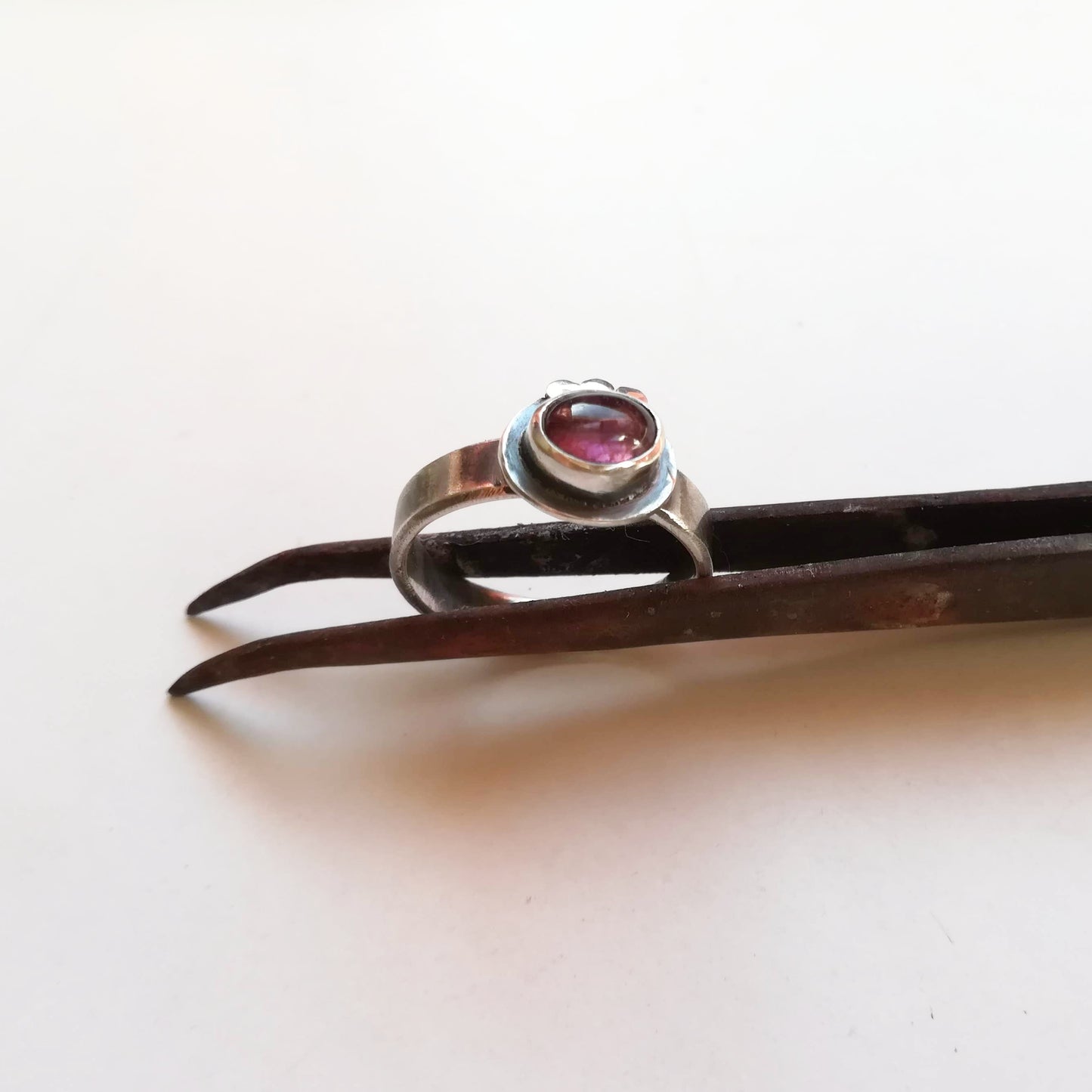 Anillo de Turmalina y Plata de Ley | Hecho a Mano Talla 15 (7 1/2US) - ArenasJewelry