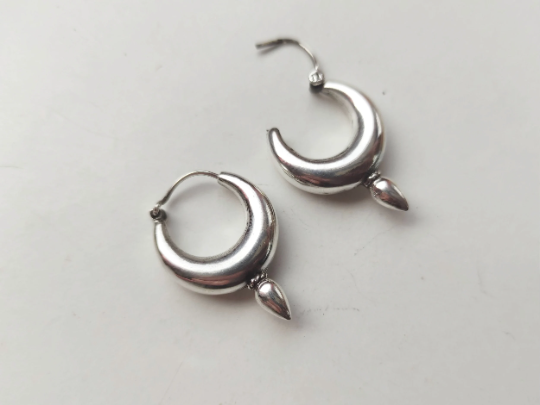 Aros de Plata - Aros Gipsy 30mm Pico Liso - ArenasJewelry