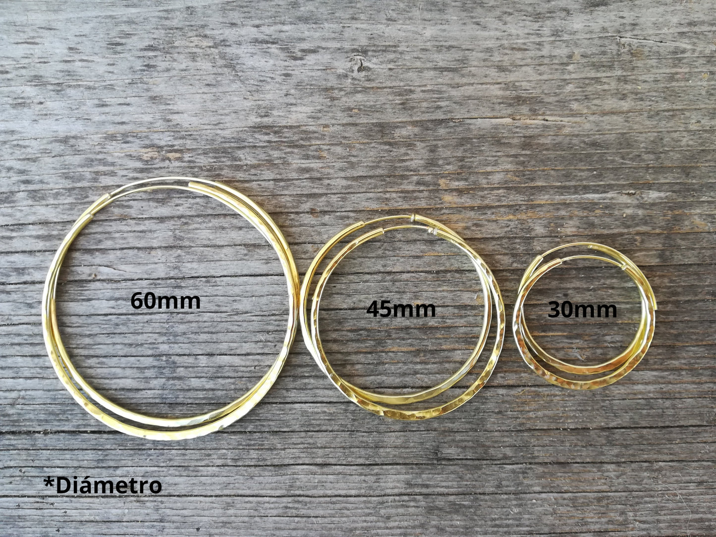 Aros martillados de dorados Grande, Medianos y Pequeños - ArenasJewelry