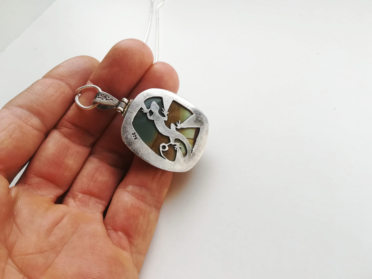 Colgante Samsonite Rectangular y Plata de Ley con Salamandra calada - ArenasJewelry