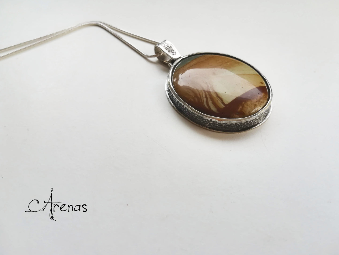 Colgante Samsonite Oval y Plata de Ley con Salamandra calada - ArenasJewelry
