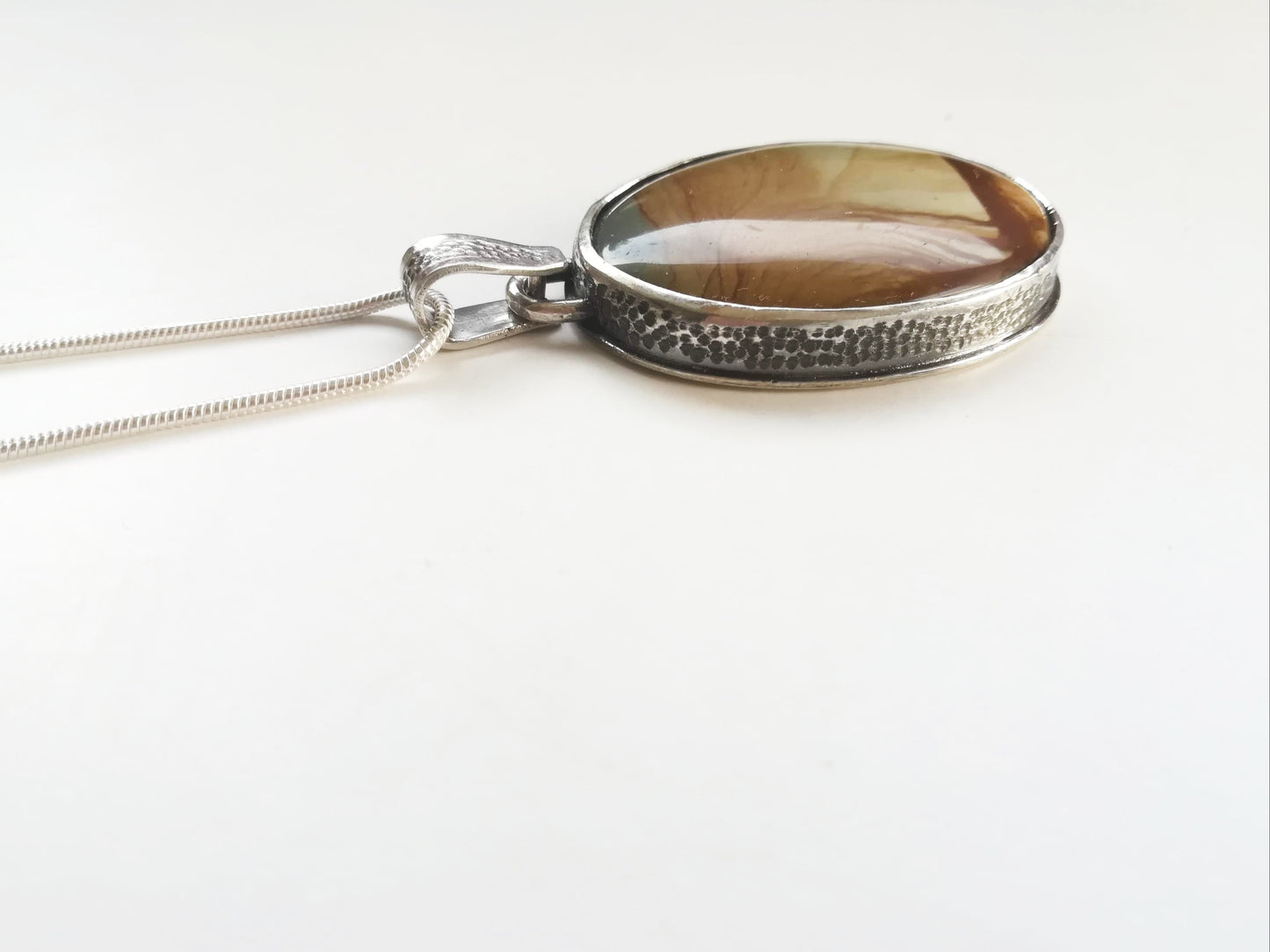 Colgante Samsonite Oval y Plata de Ley con Salamandra calada - ArenasJewelry