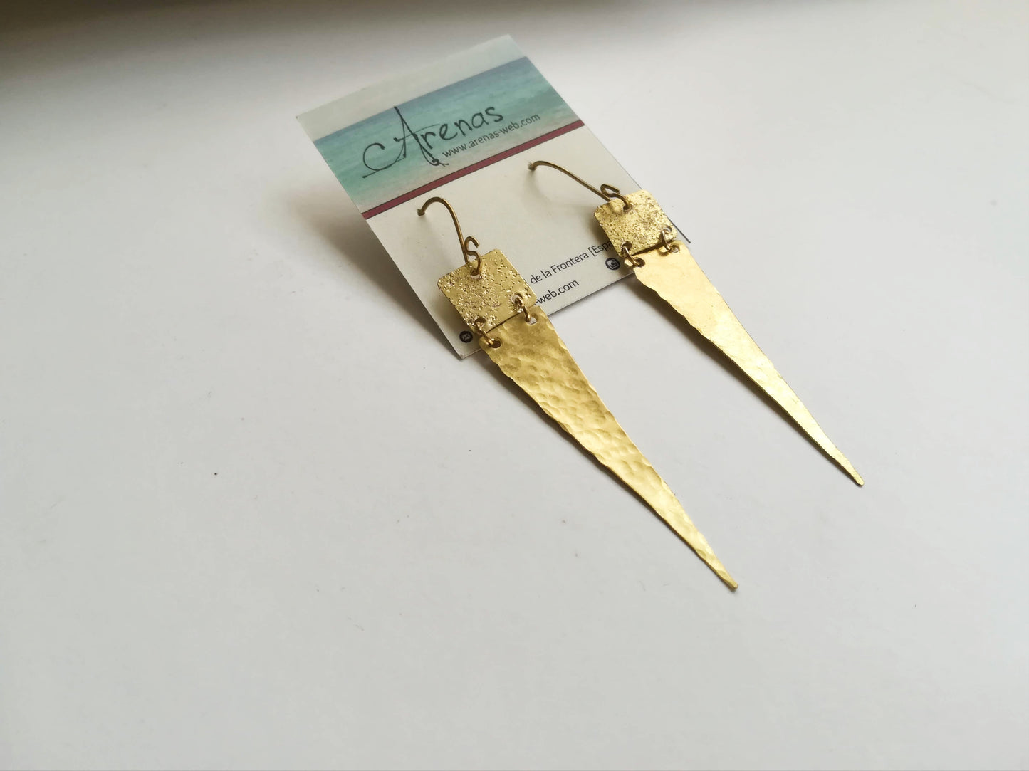 Pendientes de largos de Latón con pico triangular - ArenasJewelry