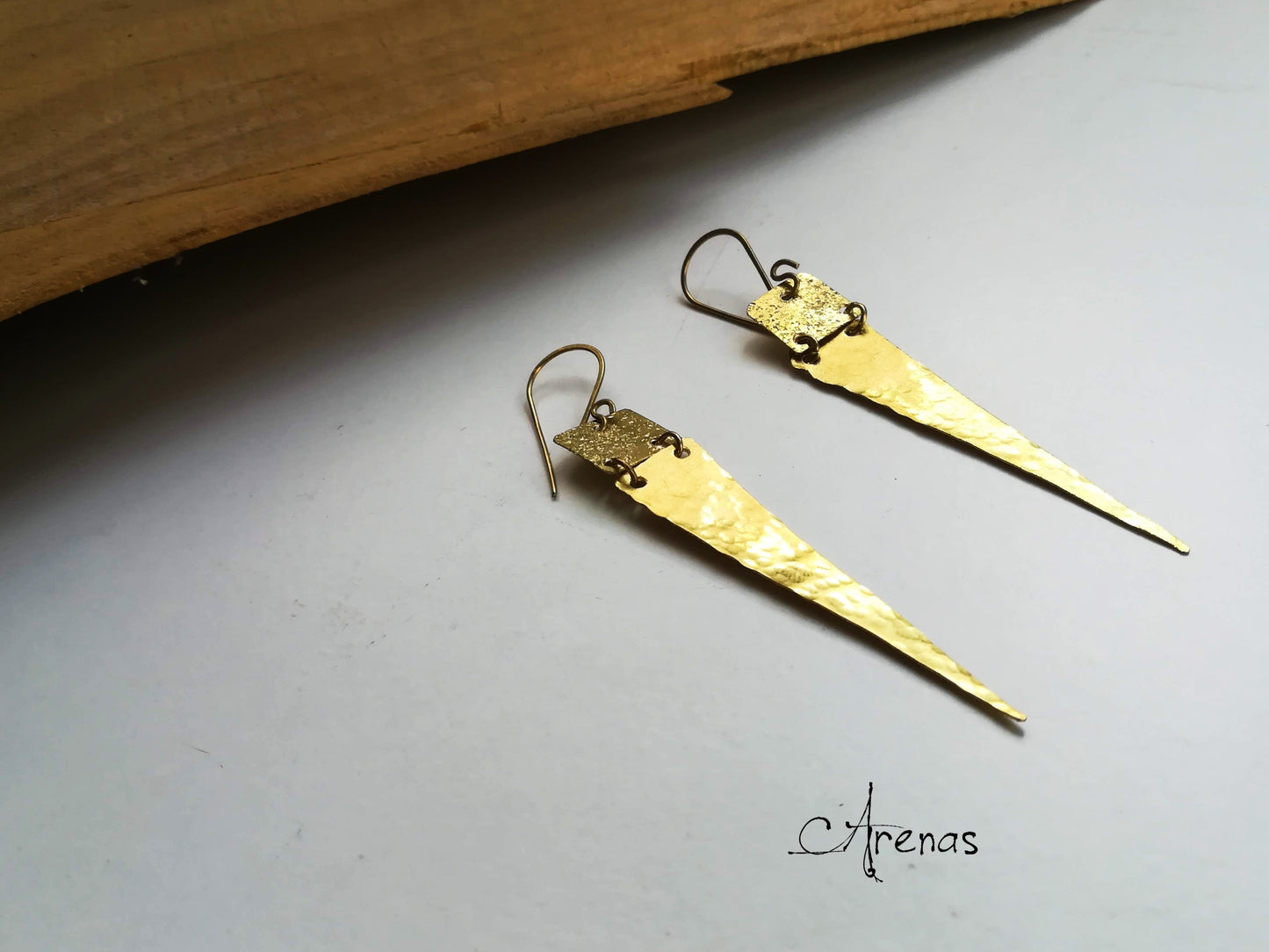 Pendientes de largos de Latón con pico triangular - ArenasJewelry