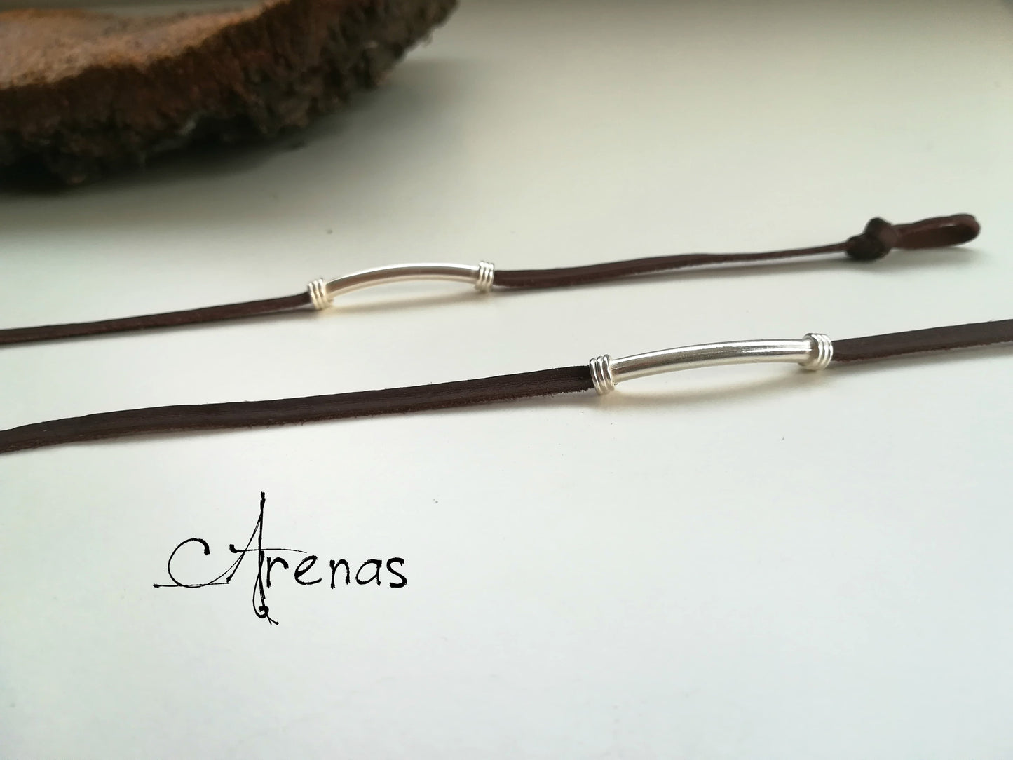 Pulsera Fina de Cuero y Plata de Ley - ArenasJewelry