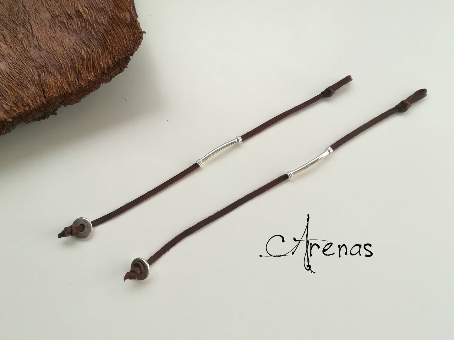 Pulsera Fina de Cuero y Plata de Ley - ArenasJewelry