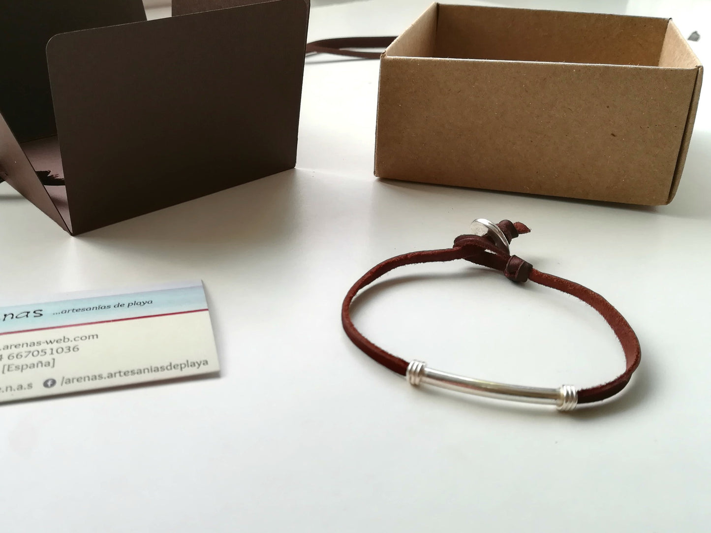 Pulsera Fina de Cuero y Plata de Ley - ArenasJewelry