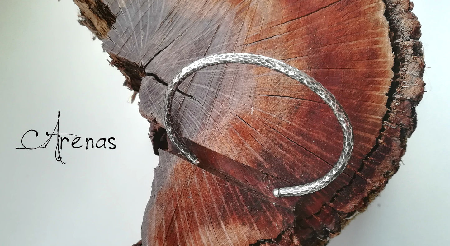 Brazalete Artesanal de Plata de Ley Maciza - Pulsera de Plata envejecida - ArenasJewelry