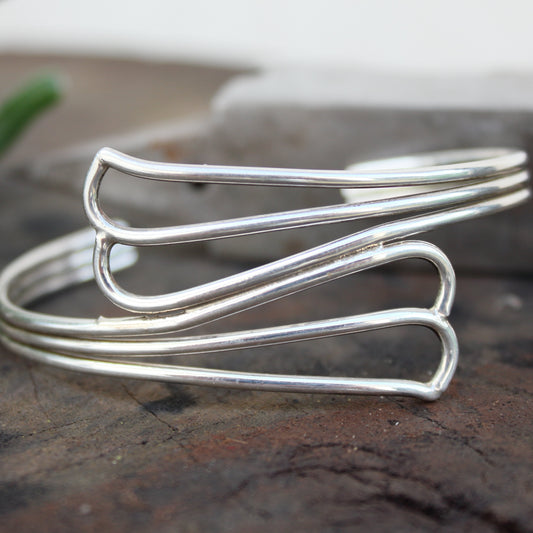 Pulsera de Plata Modelo Olas Cerrada | Arenas Jewelry - ArenasJewelry