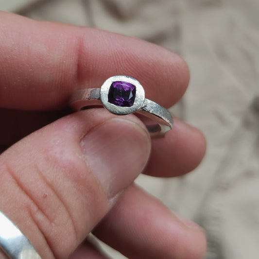 Anillo de Amatista Talla Cojín y  Plata de Ley | Hecho a Mano Talla 14 - ArenasJewelry