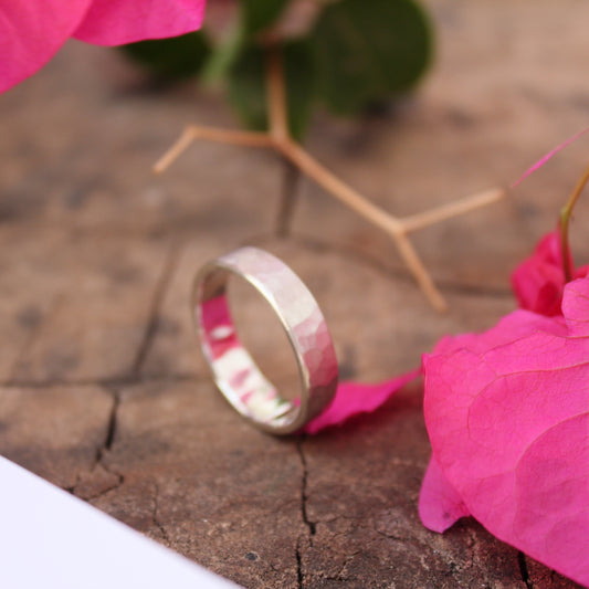 Anillo de Plata Martillada | Hecho a Mano | Joyería Artesanal Unisex - ArenasJewelry