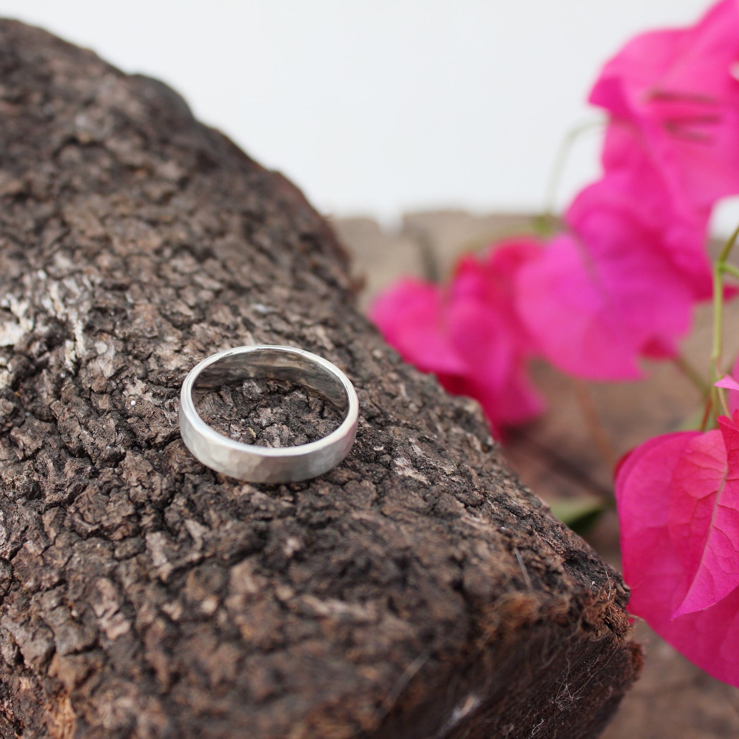 Anillo de Plata Martillada | Hecho a Mano | Joyería Artesanal Unisex - ArenasJewelry