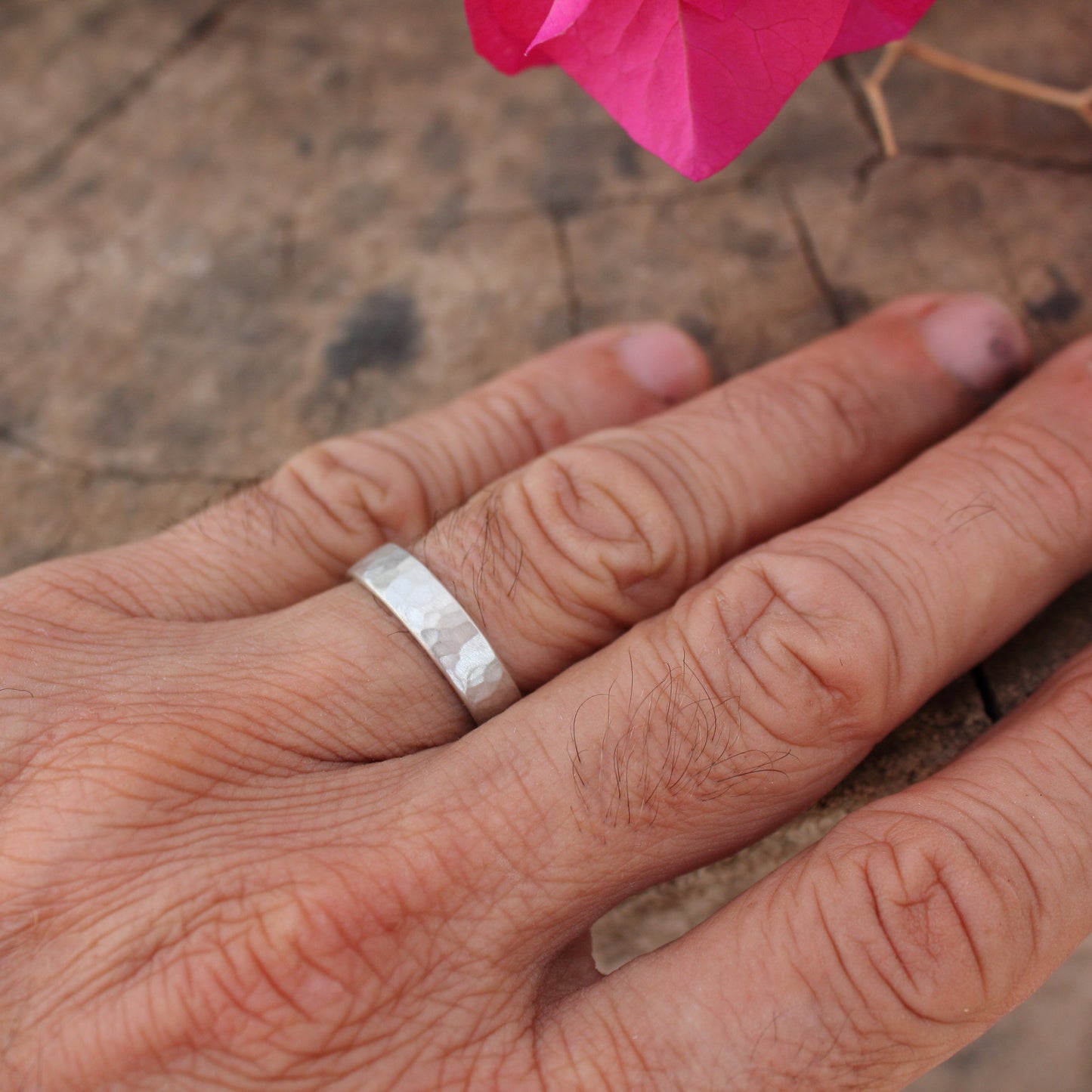 Anillo de Plata Martillada | Hecho a Mano | Joyería Artesanal Unisex - ArenasJewelry