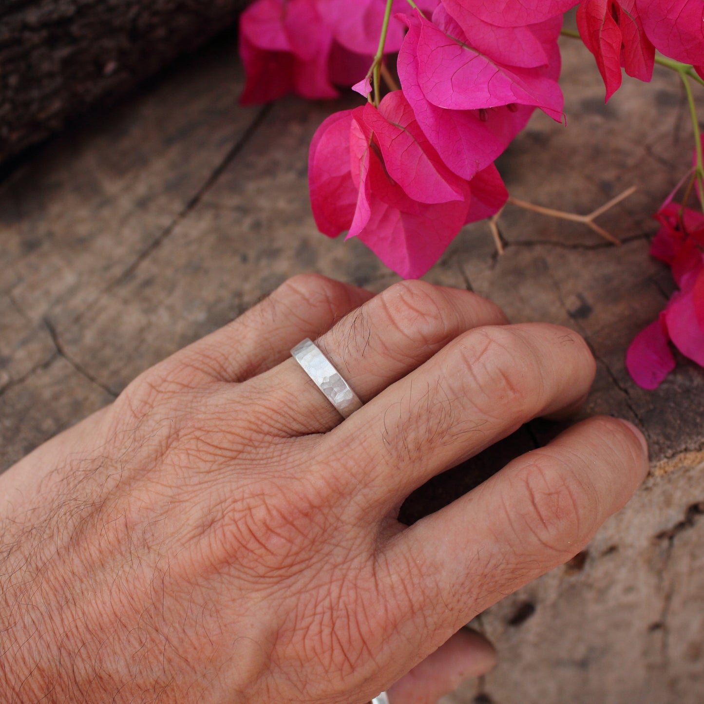 Anillo de Plata Martillada | Hecho a Mano | Joyería Artesanal Unisex - ArenasJewelry