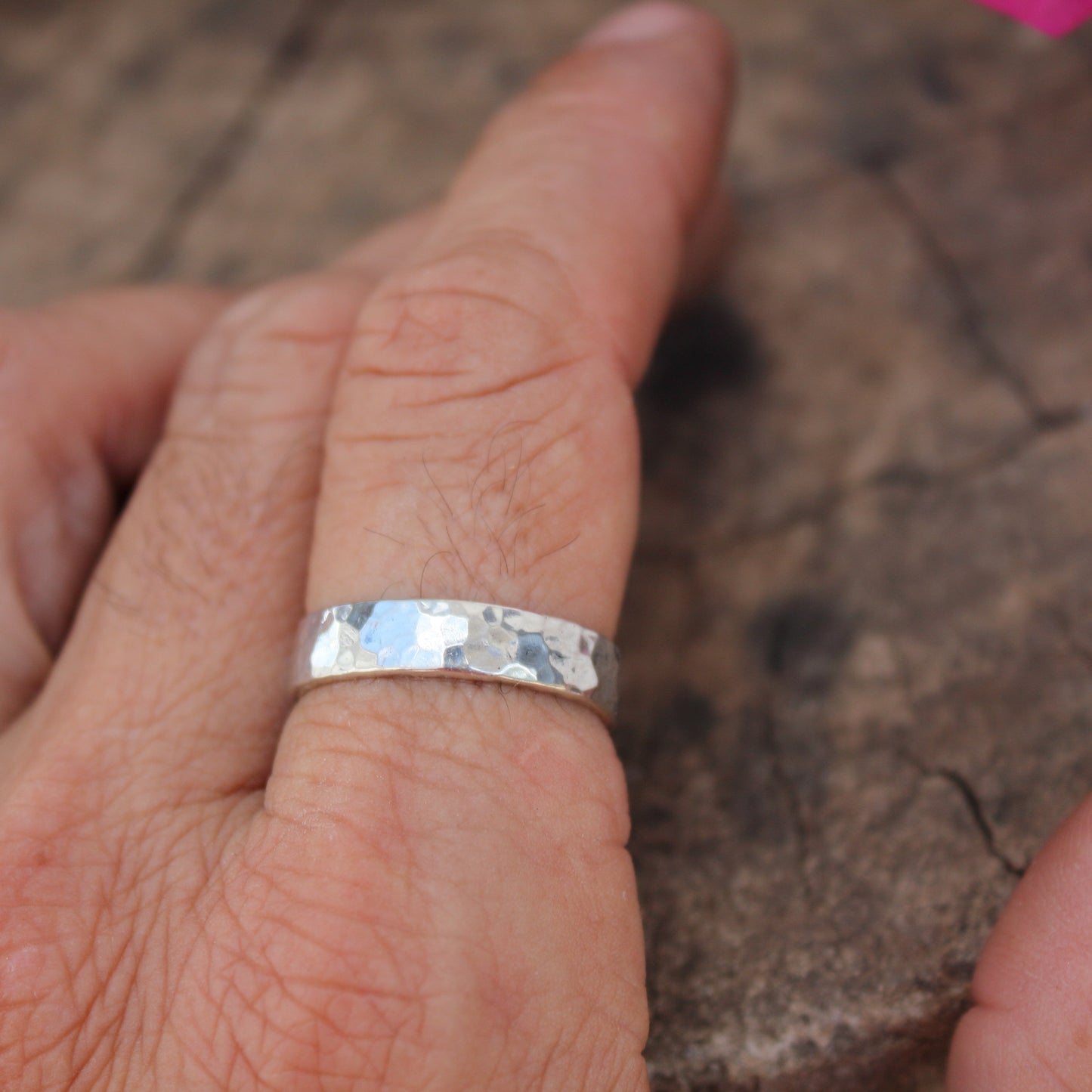 Anillo de Plata Martillada | Hecho a Mano | Joyería Artesanal Unisex - ArenasJewelry