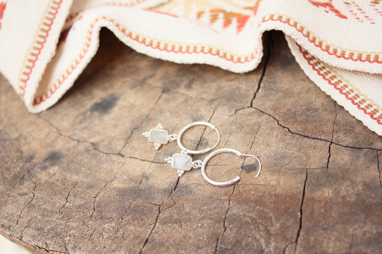 Aros de Plata con Piedras Naturales | Pendientes Hechos a Mano | Diseño Minimalista Unisex - ArenasJewelry