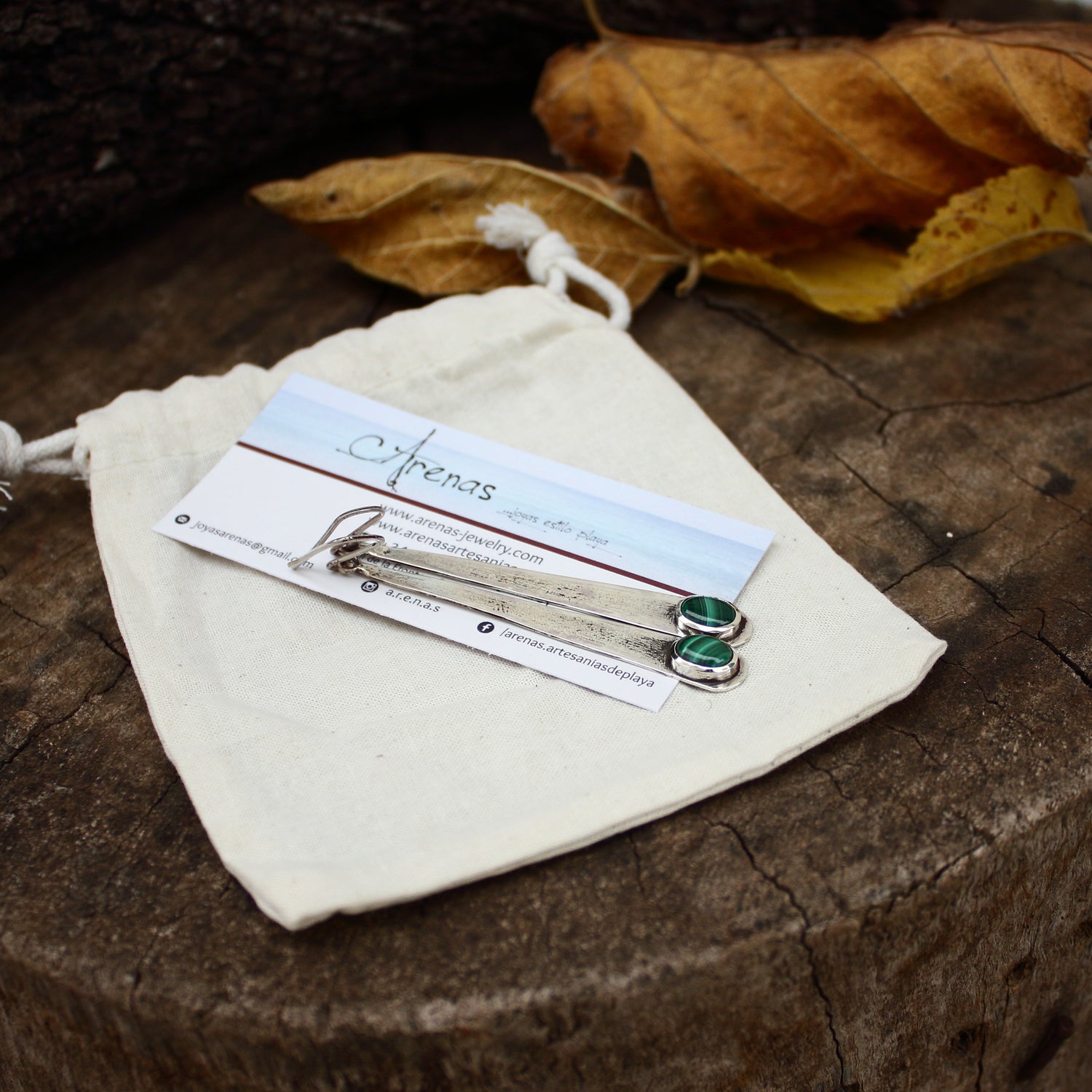 Pendientes de Plata y Malaquita | Hechos a Mano | Joyería Artesanal con Textura Rústica - ArenasJewelry