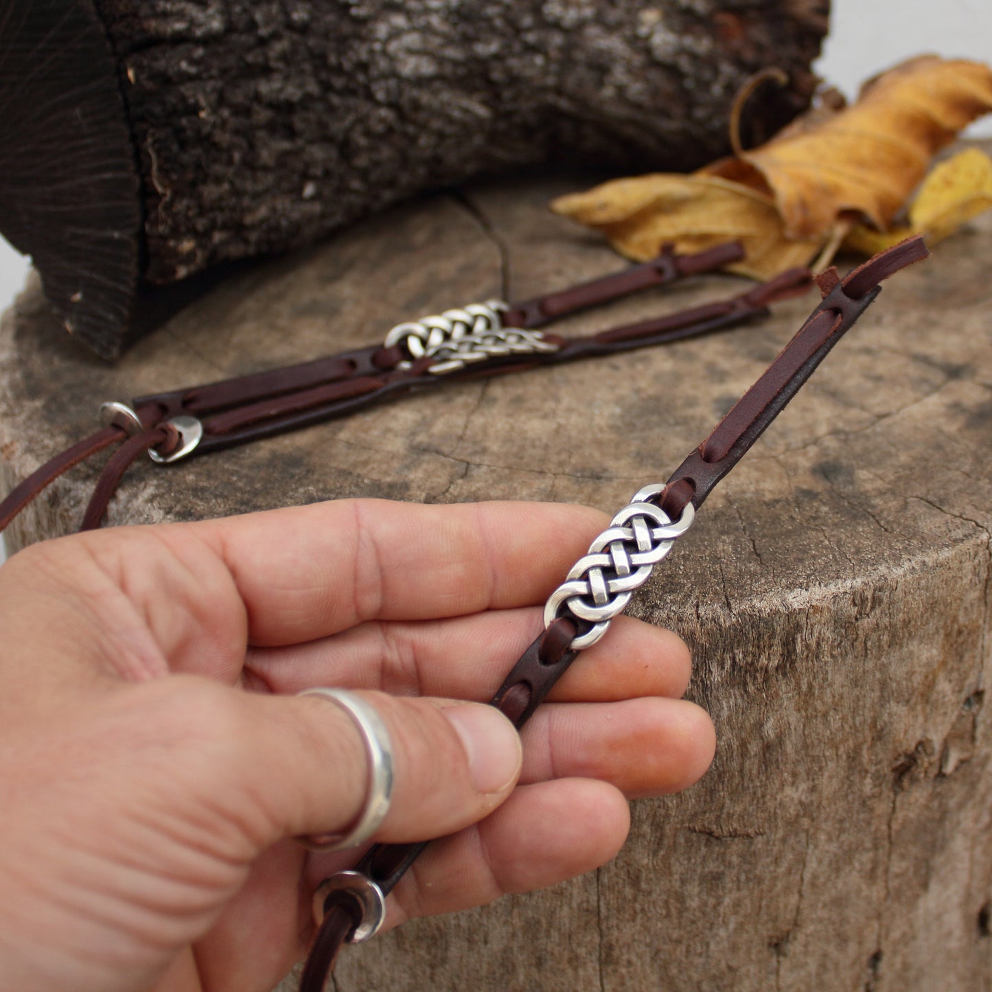 Pulsera de Cuero y Nudo Celta en baño de plata - Pulsera para Hombre y para Mujer - ArenasJewelry