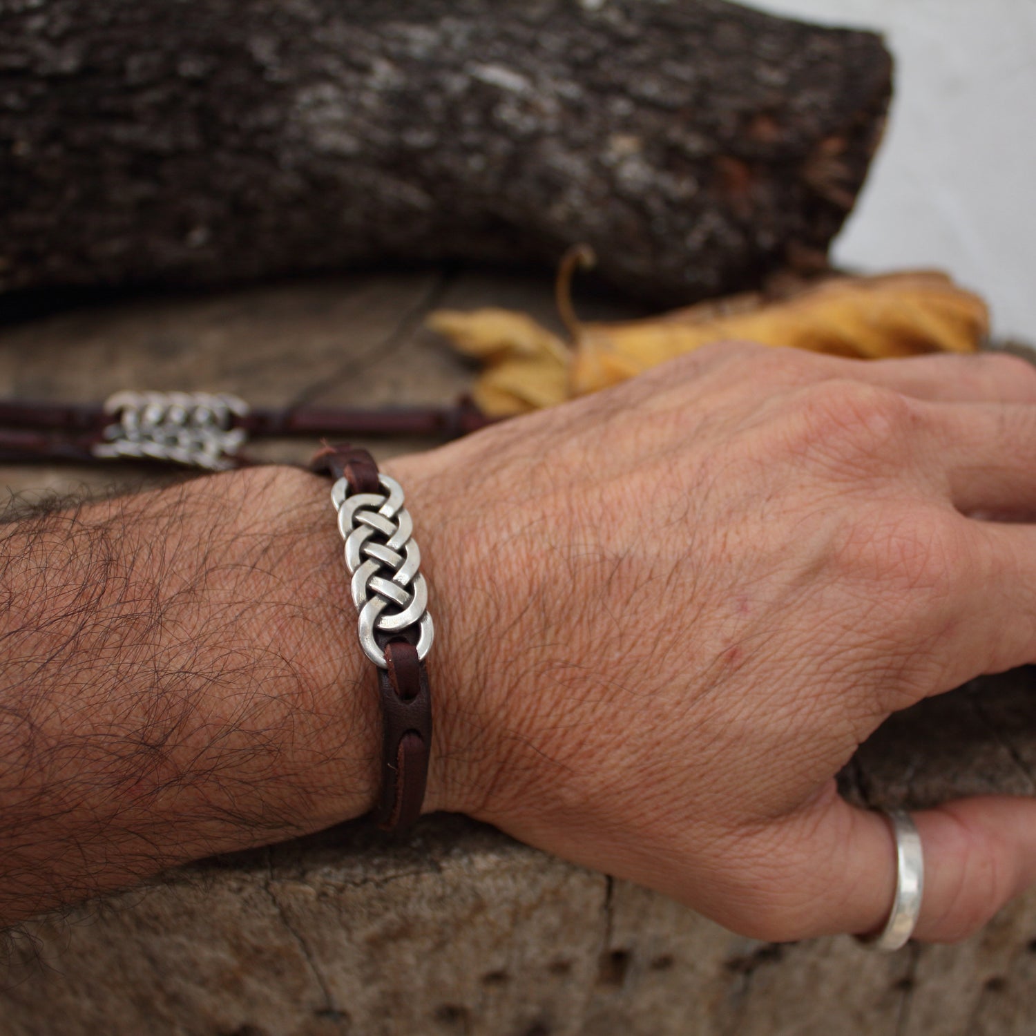 Pulsera de Cuero y Nudo Celta en baño de plata - Pulsera para Hombre y para Mujer - ArenasJewelry