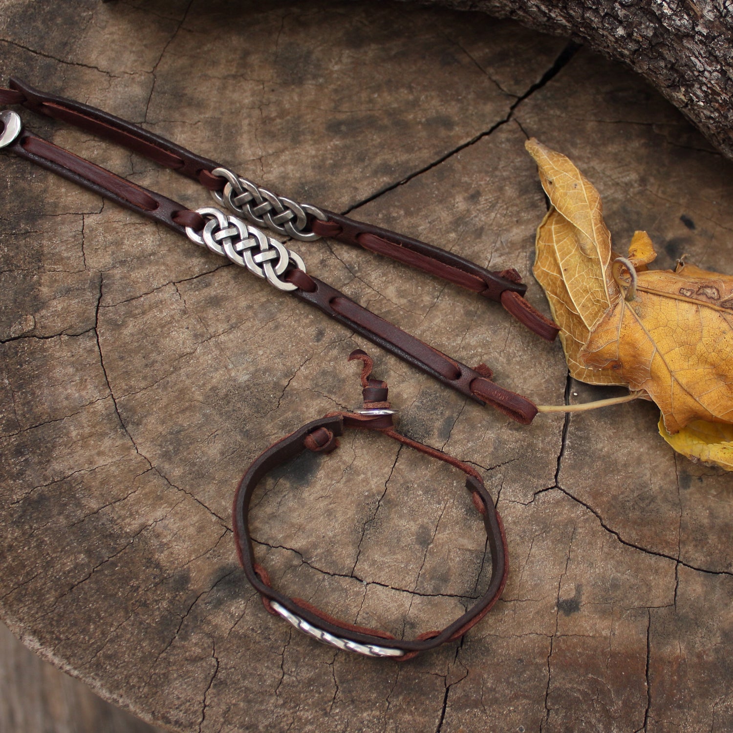 Pulsera de Cuero y Nudo Celta en baño de plata - Pulsera para Hombre y para Mujer - ArenasJewelry