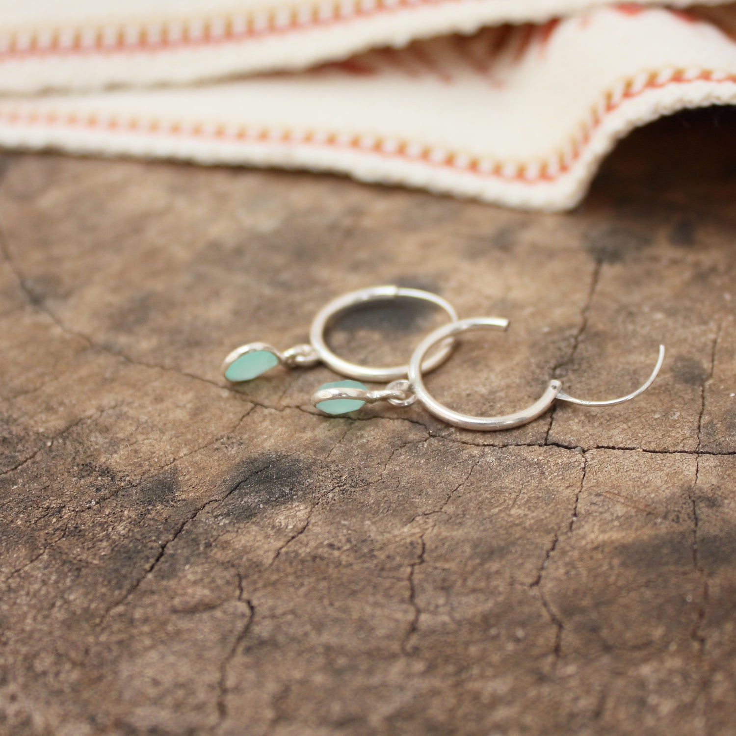 Aros de Plata con Piedras Naturales | Pendientes Hechos a Mano | Diseño Minimalista Unisex - ArenasJewelry