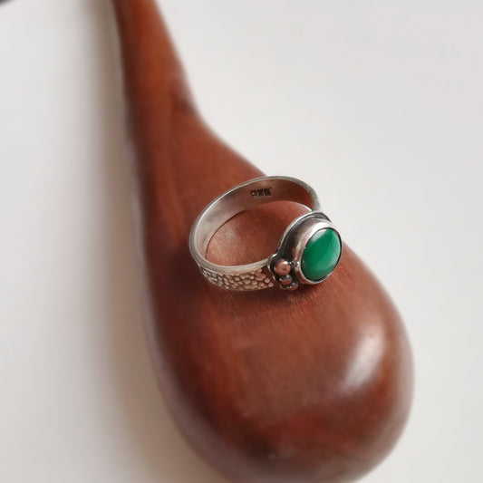 Anillo de Malaquita y  Plata de Ley | Hecho a Mano Talla 14 - ArenasJewelry