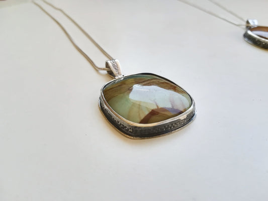 Colgante Samsonite Rectangular y Plata de Ley con Salamandra calada - ArenasJewelry