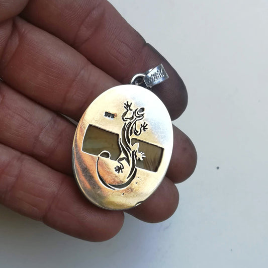 Colgante Samsonite Oval y Plata de Ley con Salamandra calada - ArenasJewelry