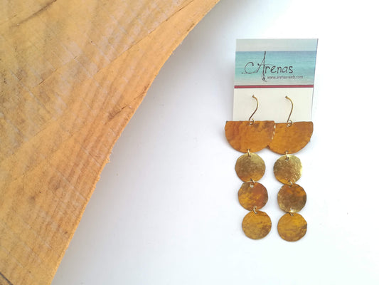 Pendientes largos de latón círculos texturizados - ArenasJewelry